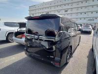 TOYOTA VOXY 2023