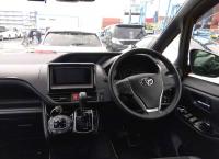 TOYOTA NOAH 2018