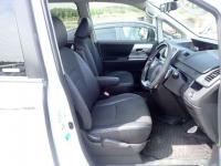 Toyota VOXY 2013