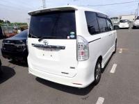 Toyota VOXY 2013