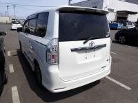 Toyota VOXY 2013