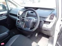 Toyota VOXY 2013
