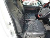 TOYOTA HIACE VAN 2011