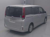TOYOTA NOAH 2016