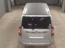 TOYOTA NOAH 2011
