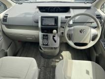 TOYOTA NOAH 2009