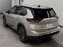 NISSAN X-TRAIL 2025